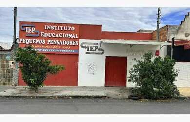 Imagem: A casa possui 1 Dormitório, 1 Banheiro, 185m² de Área e