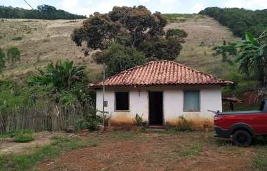Imagem: A chácara possui Churrasqueira, Piscina e Ar-condicionado e