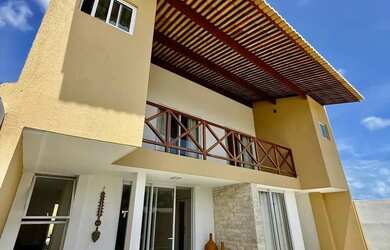 Imagem: A casa possui 4 Dormitórios, 4 Banheiros, 267m² de Área e