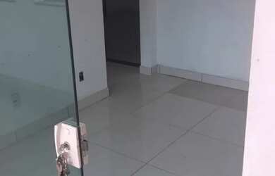 Imagem: A casa possui 2 Dormitórios, 2 Banheiros, 2 Vagas na garagem