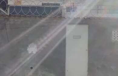 Imagem: A casa possui 4 Dormitórios, 3 Banheiros, 1 Vaga na garagem