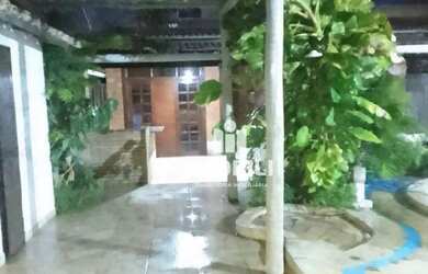 Imagem: A casa possui 3 Dormitórios, 4 Banheiros, 160m² de Área e