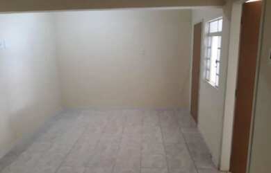 Imagem: A casa possui 1 Dormitório, 1 Banheiro, 65m² de Área e está