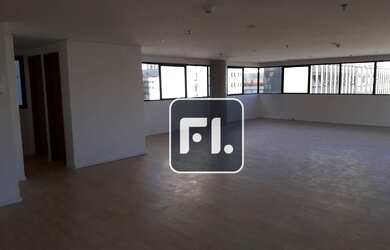 Imagem: O depósito para alugar possui 4 Vagas na garagem e 175m² de