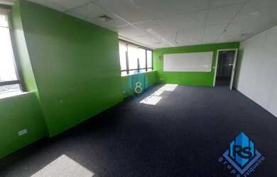 Imagem: O depósito possui 1 Vaga na garagem, 130m² de Área e está