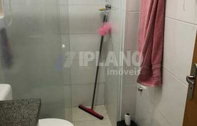 Imagem: O apartamento possui 1 Dormitório, 1 Banheiro, 1 Vaga na garagem