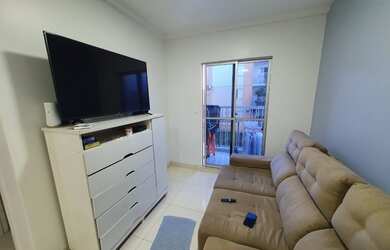 Imagem: O apartamento possui 2 Dormitórios, 1 Banheiro, 1 Vaga na garagem