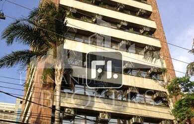 Imagem: O depósito possui 4 Vagas na garagem, 133m² de Área e está