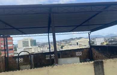 Imagem: A casa possui 2 Dormitórios, 1 Banheiro e 300m² de Área e