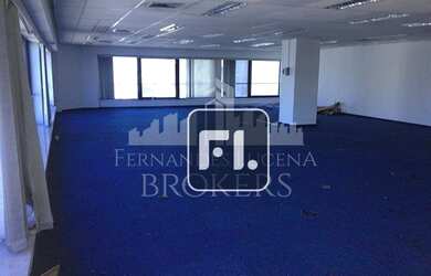 Imagem: O depósito possui 2 Vagas na garagem, 200m² de Área e está