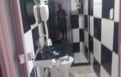 Imagem 2: Vende-se está casa. Varanda, 1 Banheiroe1 Dormitório