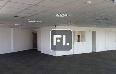 Imagem: O depósito possui 5 Vagas na garagem e 150m² de Área e está