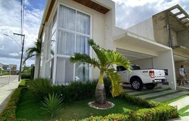 Imagem: A casa em condomínio possui 3 Dormitórios, 1 Banheiro, 2 Vagas