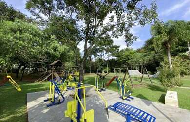 Imagem: A casa em condomínio possui 3 Dormitórios, 2 Banheiros, 5