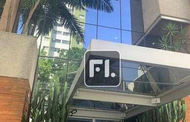 Imagem: O depósito possui 5 Vagas na garagem e 120m² de Área e está