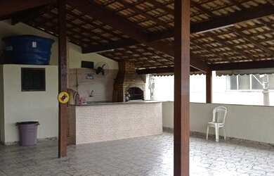 Imagem: A casa possui 2 Dormitórios, 3 Banheiros, 2 Vagas na garagem