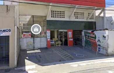 Imagem: O depósito possui 4 Vagas na garagem, 300m² de Área e está