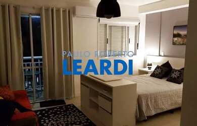 Imagem: O apartamento possui 1 Dormitório, 1 Banheiro, 1 Vaga na garagem