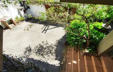 Imagem: A casa possui 4 Dormitórios, 3 Banheiros, 3 Vagas na garagem