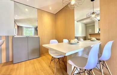 Imagem: O apartamento possui 2 Dormitórios, 2 Banheiros, 2 Vagas na