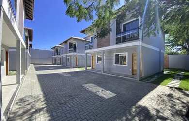 Imagem: A casa possui 2 Dormitórios, 2 Banheiros, 2 Vagas na garagem