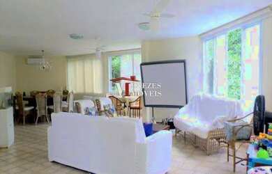 Imagem: A casa possui 5 Dormitórios, 5 Banheiros, 5 Vagas na garagem