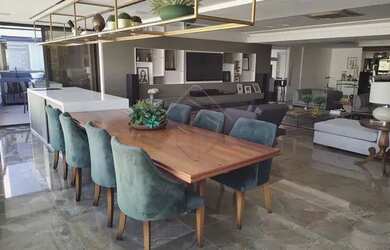 Imagem: O apartamento possui 4 Dormitórios, 5 Banheiros, 4 Vagas na