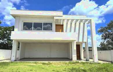 Imagem: A casa em condomínio possui 5 Dormitórios, 5 Banheiros, 3