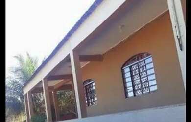 Imagem: A casa em condomínio possui 5 Dormitórios, 4 Banheiros, 3