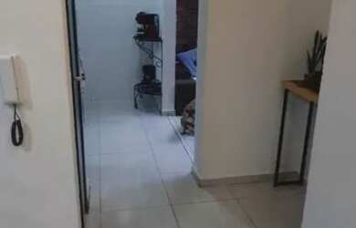 Imagem: A casa possui 3 Dormitórios, 2 Banheiros, 2 Vagas na garagem