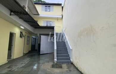 Imagem: A casa possui 5 Dormitórios, 2 Banheiros, 3 Vagas na garagem