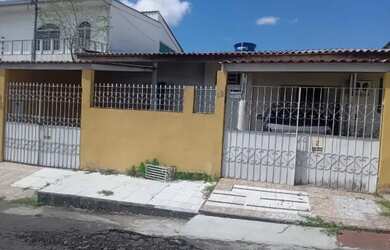 Imagem: A casa em condomínio possui 3 Dormitórios, 2 Banheiros, 2