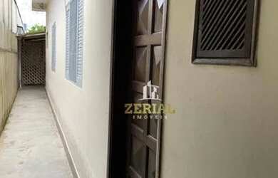 Imagem: A casa possui 2 Dormitórios, 1 Banheiro, 1 Vaga na garagem