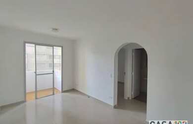 Imagem: O apartamento possui 1 Dormitório, 2 Banheiros, 1 Vaga na garagem