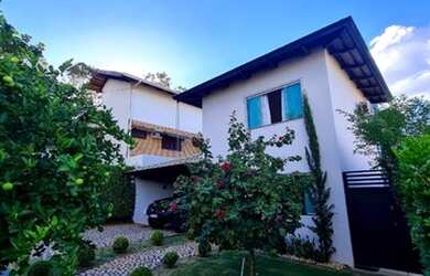 Imagem: A casa em condomínio possui 4 Dormitórios, 5 Banheiros, 4