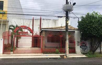 Imagem: O depósito possui 1 Vaga na garagem, 335m² de Área e está