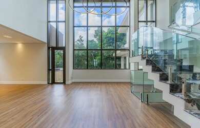 Imagem: A casa em condomínio possui 5 Dormitórios, 5 Banheiros, 5