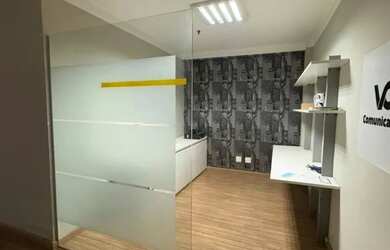 Imagem: O depósito possui 1 Vaga na garagem, 122m² de Área e está