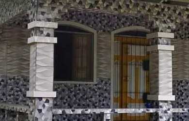 Imagem: A casa possui 4 Dormitórios, 3 Banheiros, 1 Vaga na garagem