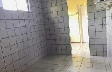 Imagem: O apartamento possui 3 Dormitórios, 1 Banheiro, 1 Vaga na garagem