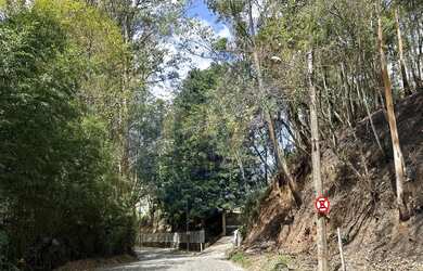 Imagem: O terreno possui 880m² de Área e está localizado em Parque