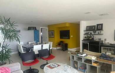 Imagem: O apartamento possui 2 Dormitórios, 3 Banheiros, 2 Vagas na