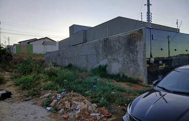 Imagem: O terreno possui 200m² de Área e está localizado em Jardim