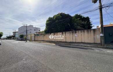 Imagem: O terreno possui 1080m² de Área e está localizado em Santa