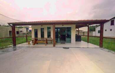 Imagem: A casa em condomínio possui 3 Dormitórios, 3 Banheiros, 2