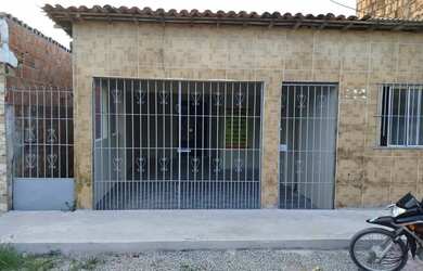 Imagem: A casa possui 5 Dormitórios, 5 Banheiros, 2 Vagas na garagem