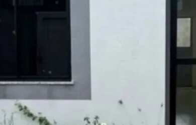 Imagem: A casa possui 2 Dormitórios, 1 Banheiro, 1 Vaga na garagem