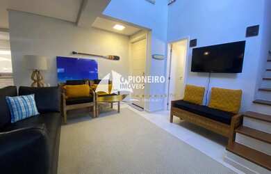 Imagem: A casa em condomínio possui 4 Dormitórios, 4 Banheiros, 2