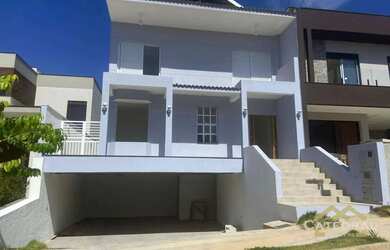 Imagem: A casa em condomínio possui 4 Dormitórios, 4 Banheiros, 3