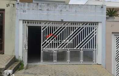 Imagem: A casa possui 3 Dormitórios, 2 Banheiros, 2 Vagas na garagem